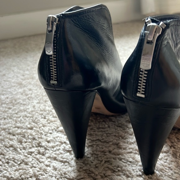 Vince Camuto Black Peep-Toe Zip Heels, Size 10 - Picture 3 of 6